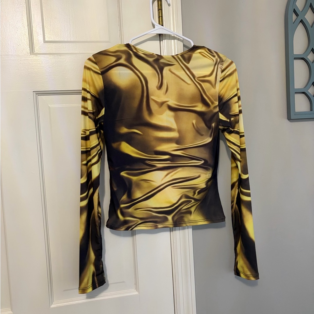 Fashion Nova Metallic Gold and Black Long Sleeve Top - Picture 3 of 5